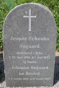 Jesper Schoubo Søgaard & Johanne Chr.dtr. Husteds gravsten