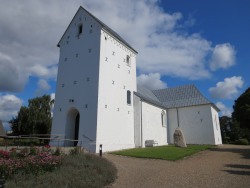Hvejsel kirke. Foto 14/9 2021